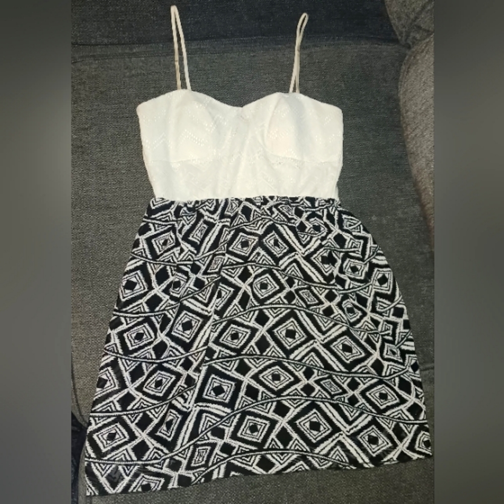 Black and White Dress - Picture 1 of 5